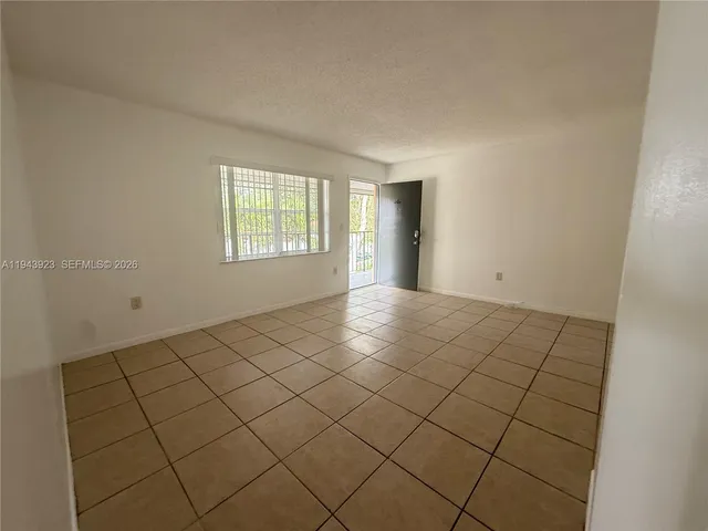 $2,225 | 460 Eldron Drive, Unit 6, Miami Springs, FL 33166