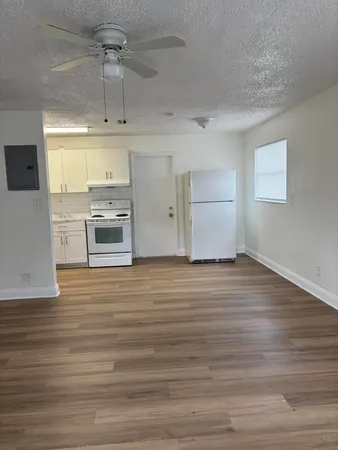 $2,400 | 2632 Northwest 18th Terrace, Unit 2638, Oakland Park, FL 33311