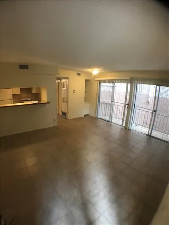 $975 | 2610 Salado Street, Unit 105, Austin, TX 78705