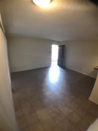 $975 | 2610 Salado Street, Unit 105, Austin, TX 78705