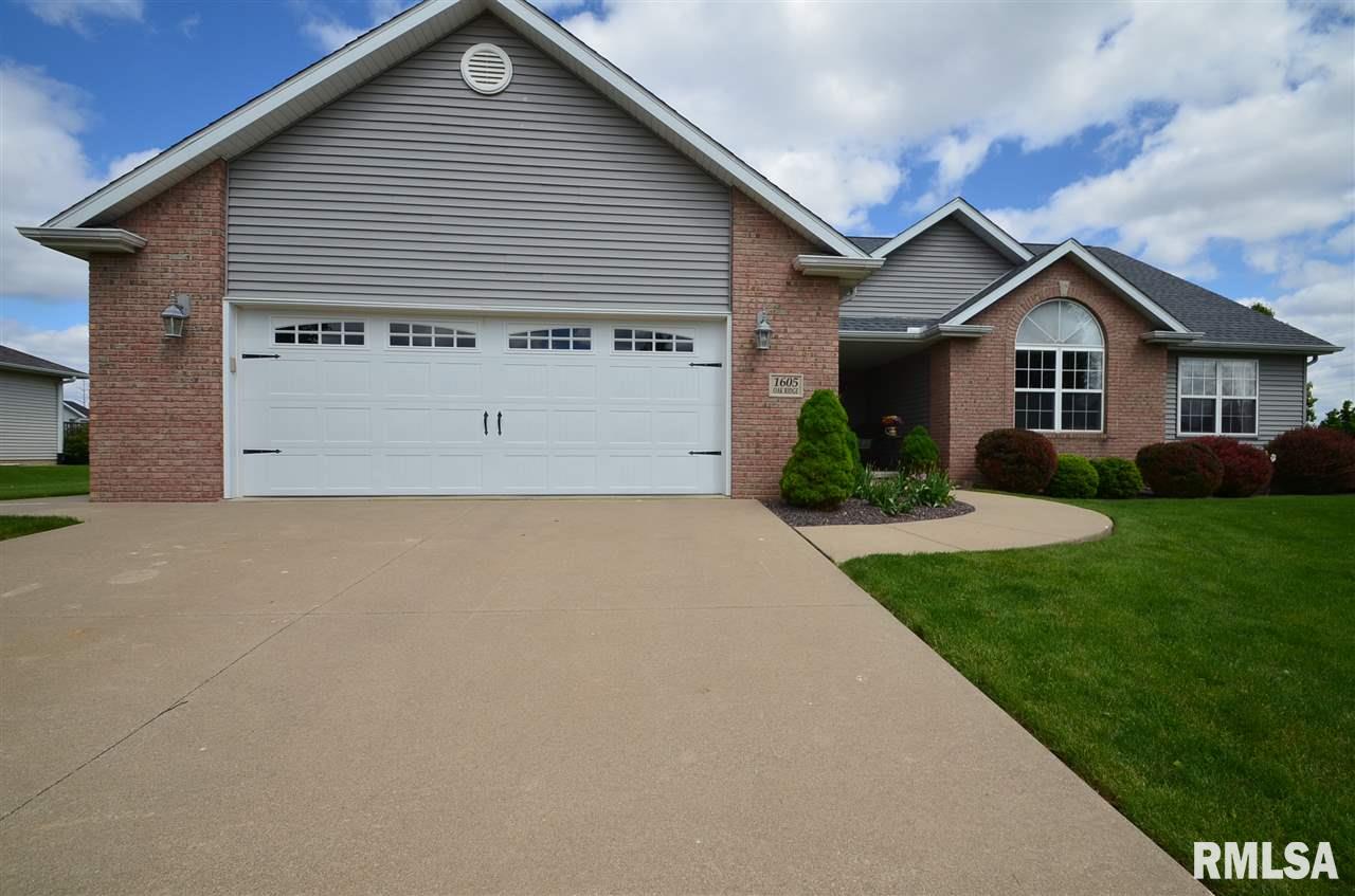 1605 Oak Ridge Washington, IL 61571 - Photo 2 of 36 Gallery Image 2