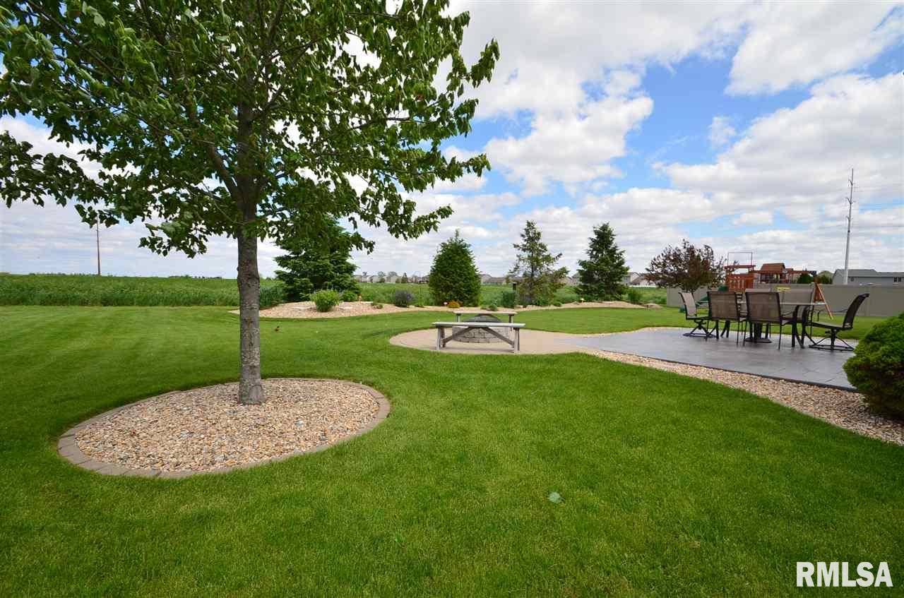 1605 Oak Ridge Washington, IL 61571 - Photo 3 of 36 Gallery Image 3