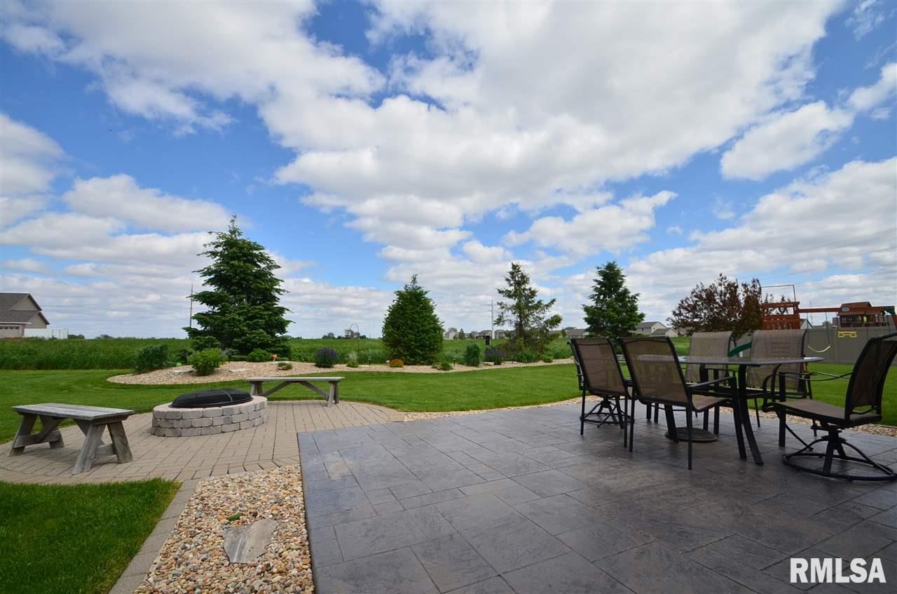 1605 Oak Ridge Washington, IL 61571 - Photo 4 of 36 Gallery Image 4