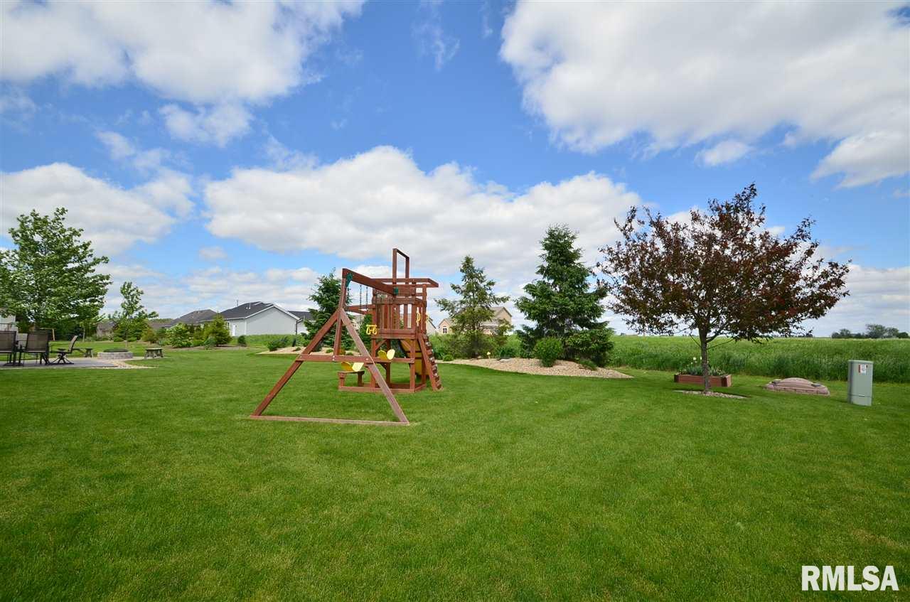 1605 Oak Ridge Washington, IL 61571 - Photo 6 of 36 Gallery Image 6