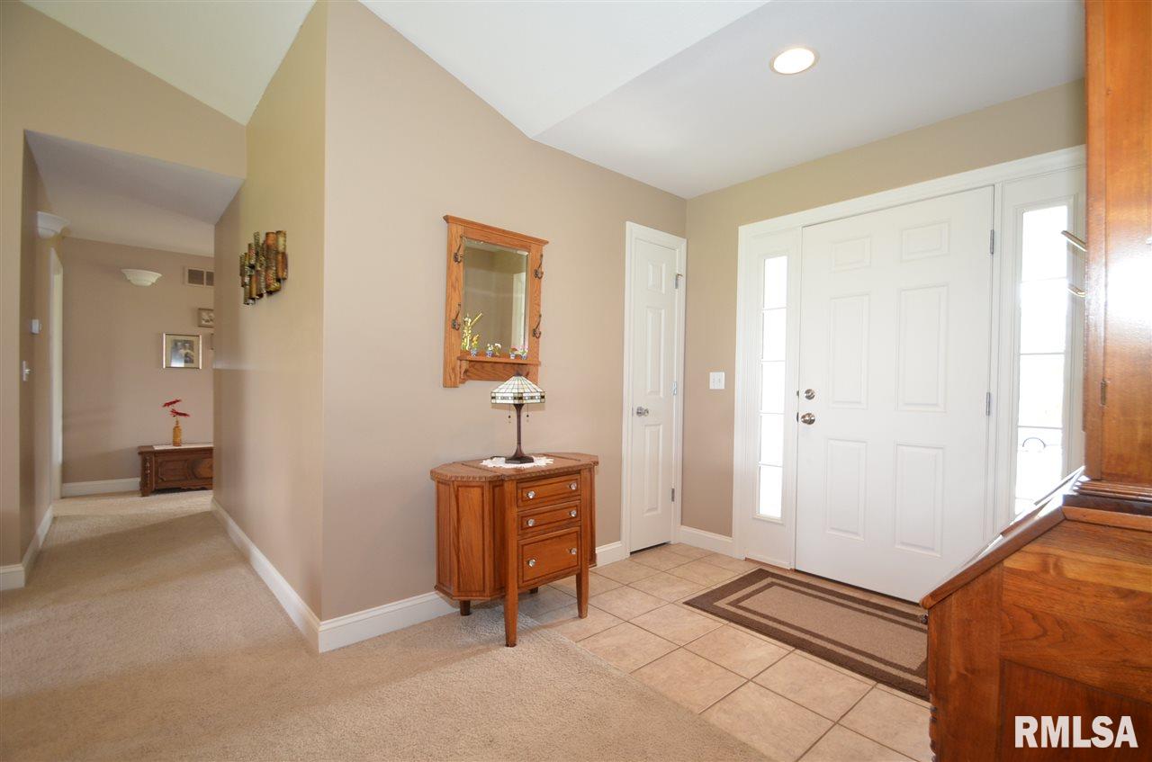 1605 Oak Ridge Washington, IL 61571 - Photo 7 of 36 Gallery Image 7