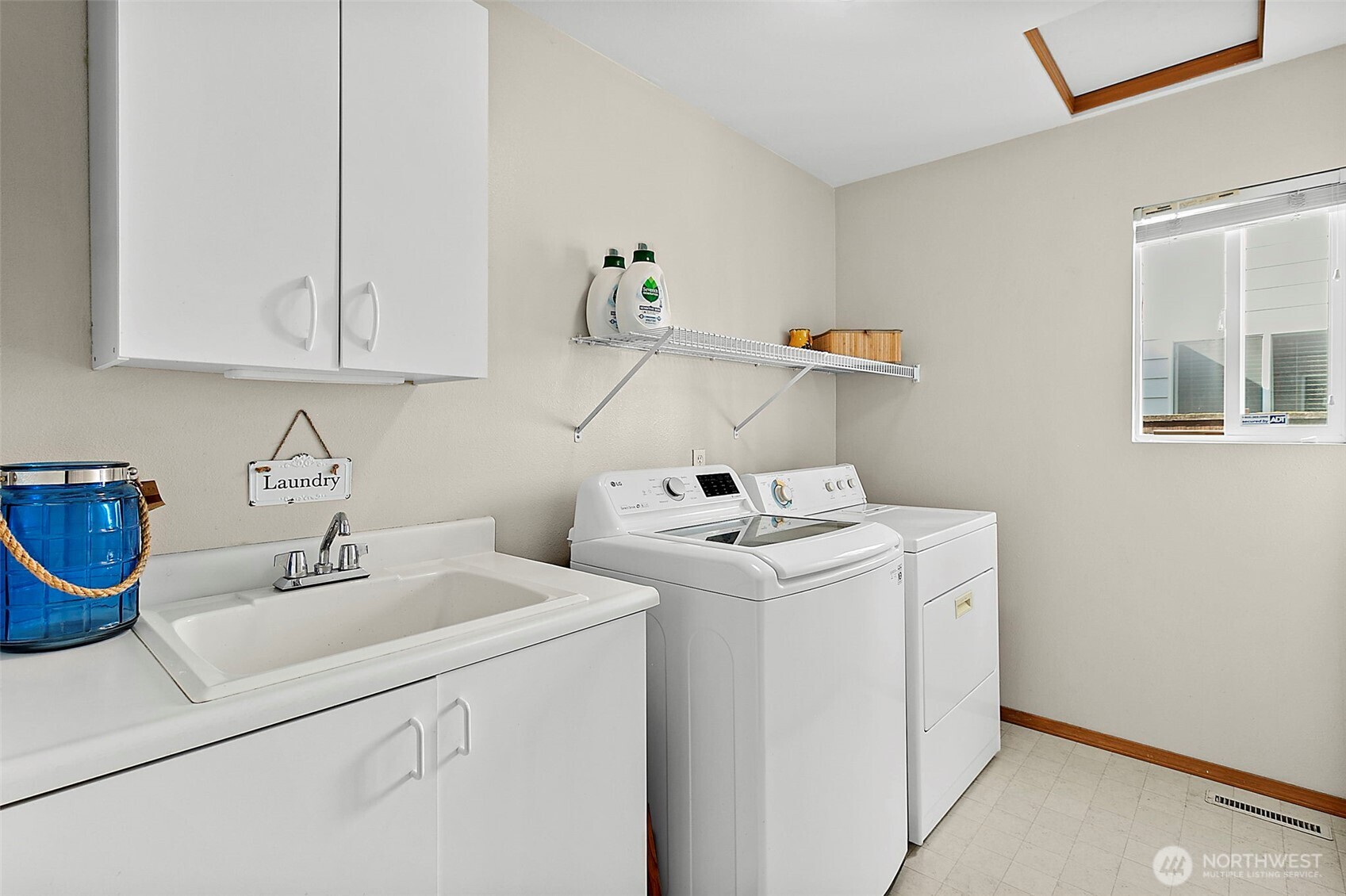 24104 231st Place Southeast Maple Valley, WA 98038 - Photo 18 of 37