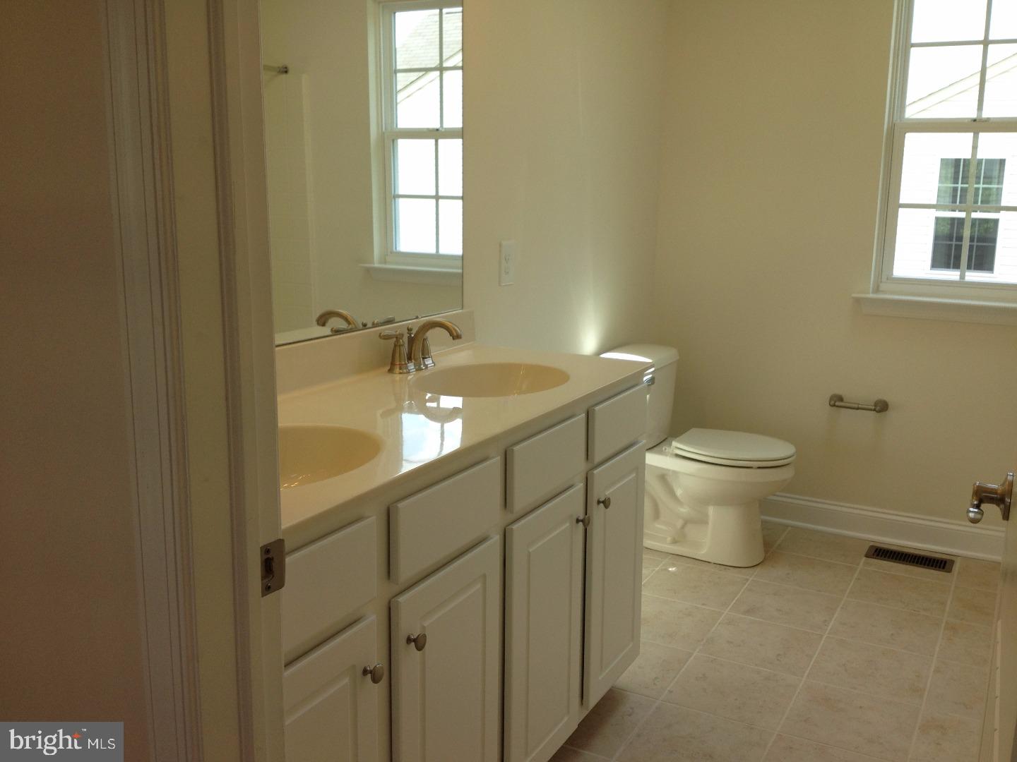 360 Staggerbush Road, Unit SPEC Williamstown, NJ 08094 - Photo 7 of 13 Bathroom