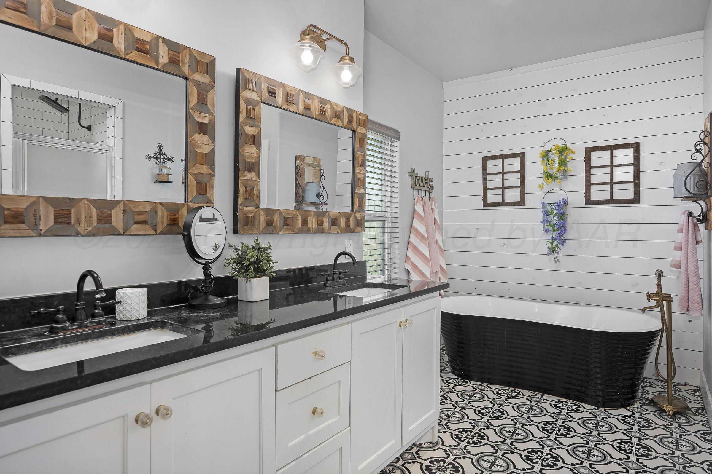 13281 Blf Rdg Trail Canyon, TX 79015 - Photo 20 of 44 20-Primary Bathroom