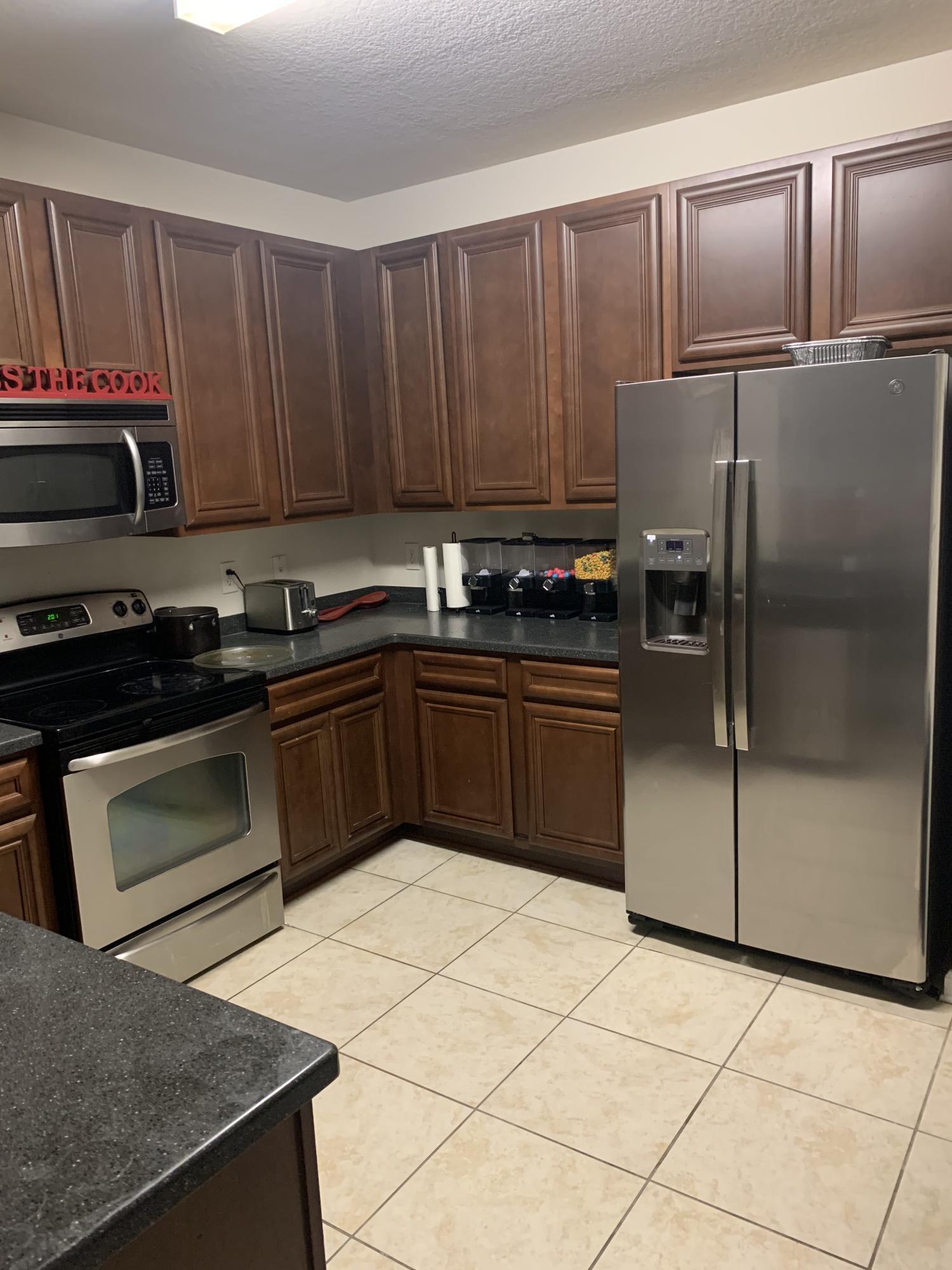 8201 Green Parrot Road, Unit 307 Jacksonville, FL 32256 - Photo 2 of 11 Kitchen