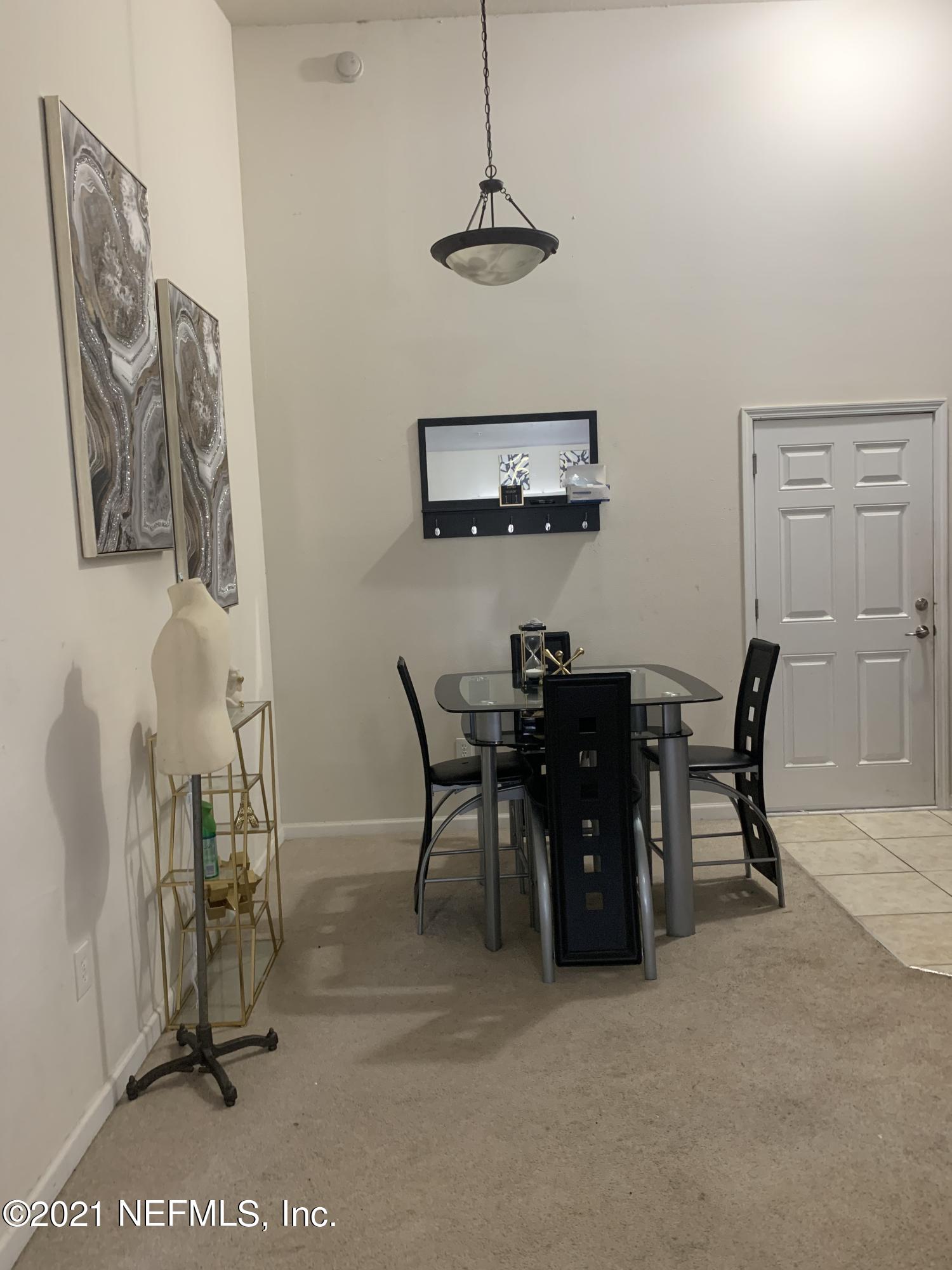8201 Green Parrot Road, Unit 307 Jacksonville, FL 32256 - Photo 4 of 11 Dining Room