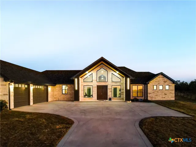 $689,990 | 549 County Road 3152, Kempner, TX 76539