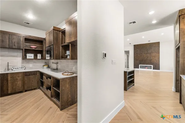$684,990 | 549 County Road 3152, Kempner, TX 76539