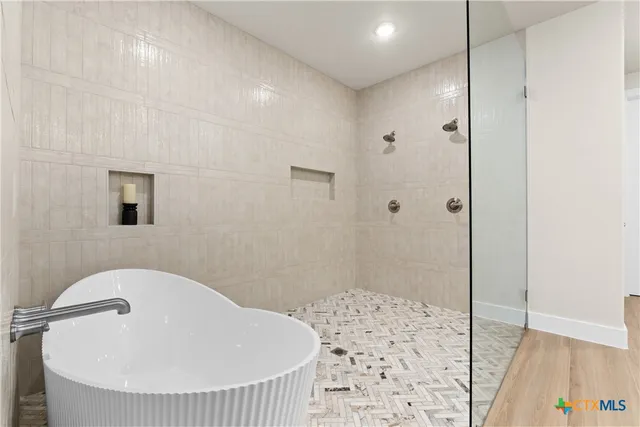 $689,990 | 549 County Road 3152, Kempner, TX 76539