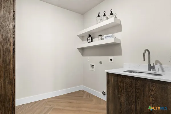 $684,990 | 549 County Road 3152, Kempner, TX 76539