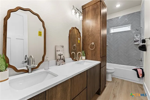 $689,990 | 549 County Road 3152, Kempner, TX 76539