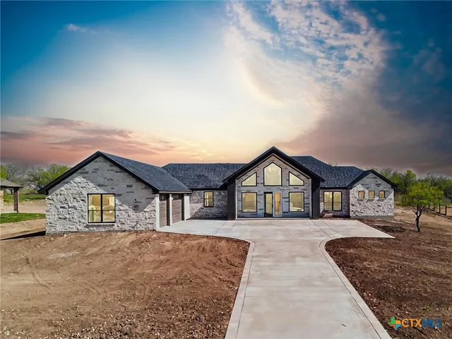 $689,990 | 549 County Road 3152, Kempner, TX 76539