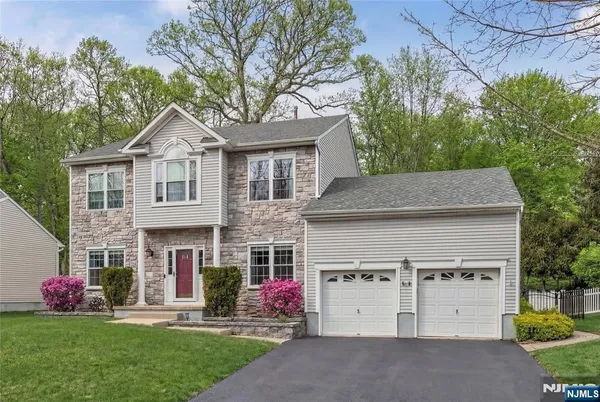 $789,000 | 114 Black Oak Trail, Lake Hopatcong, NJ 07849