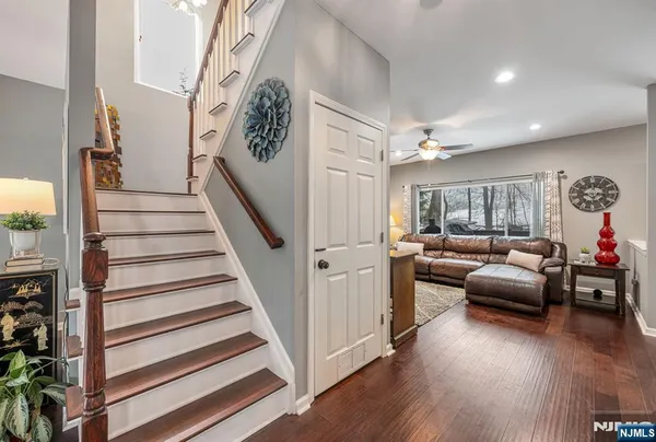 $789,000 | 114 Black Oak Trail, Lake Hopatcong, NJ 07849