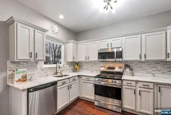 $789,000 | 114 Black Oak Trail, Lake Hopatcong, NJ 07849