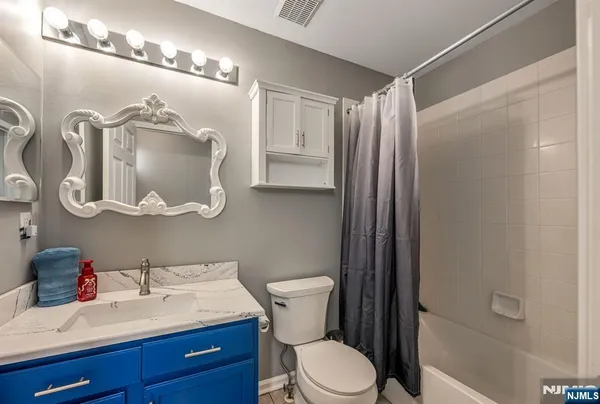 $789,000 | 114 Black Oak Trail, Lake Hopatcong, NJ 07849