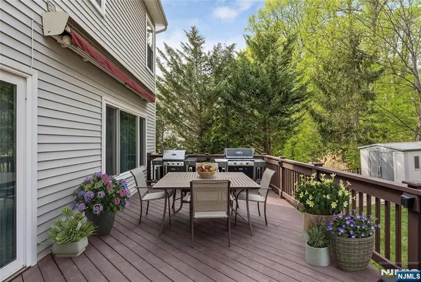 $789,000 | 114 Black Oak Trail, Lake Hopatcong, NJ 07849