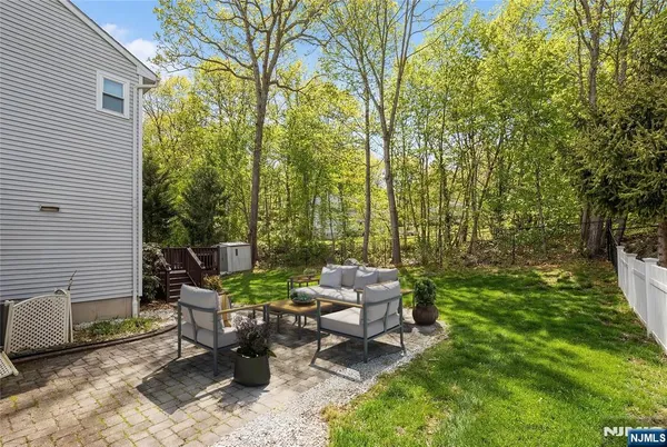 $789,000 | 114 Black Oak Trail, Lake Hopatcong, NJ 07849