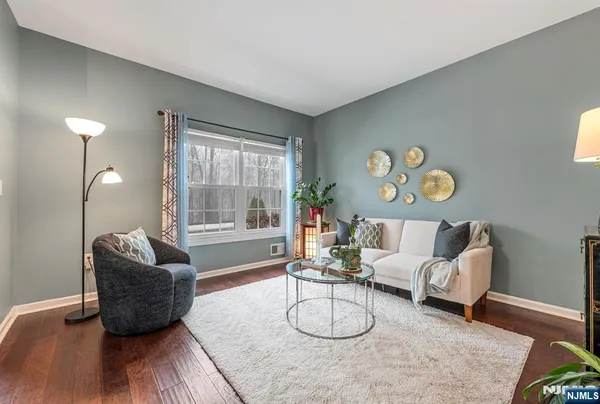 $789,000 | 114 Black Oak Trail, Lake Hopatcong, NJ 07849