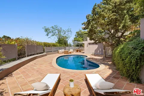 $2,395,000 | 8835 Crescent Drive, Los Angeles, CA 90046