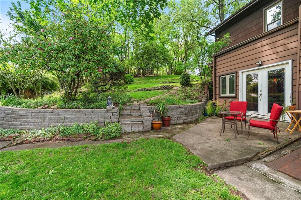 2738 Mt Royal Road Pittsburgh, PA 15217 - Photo 5 of 30