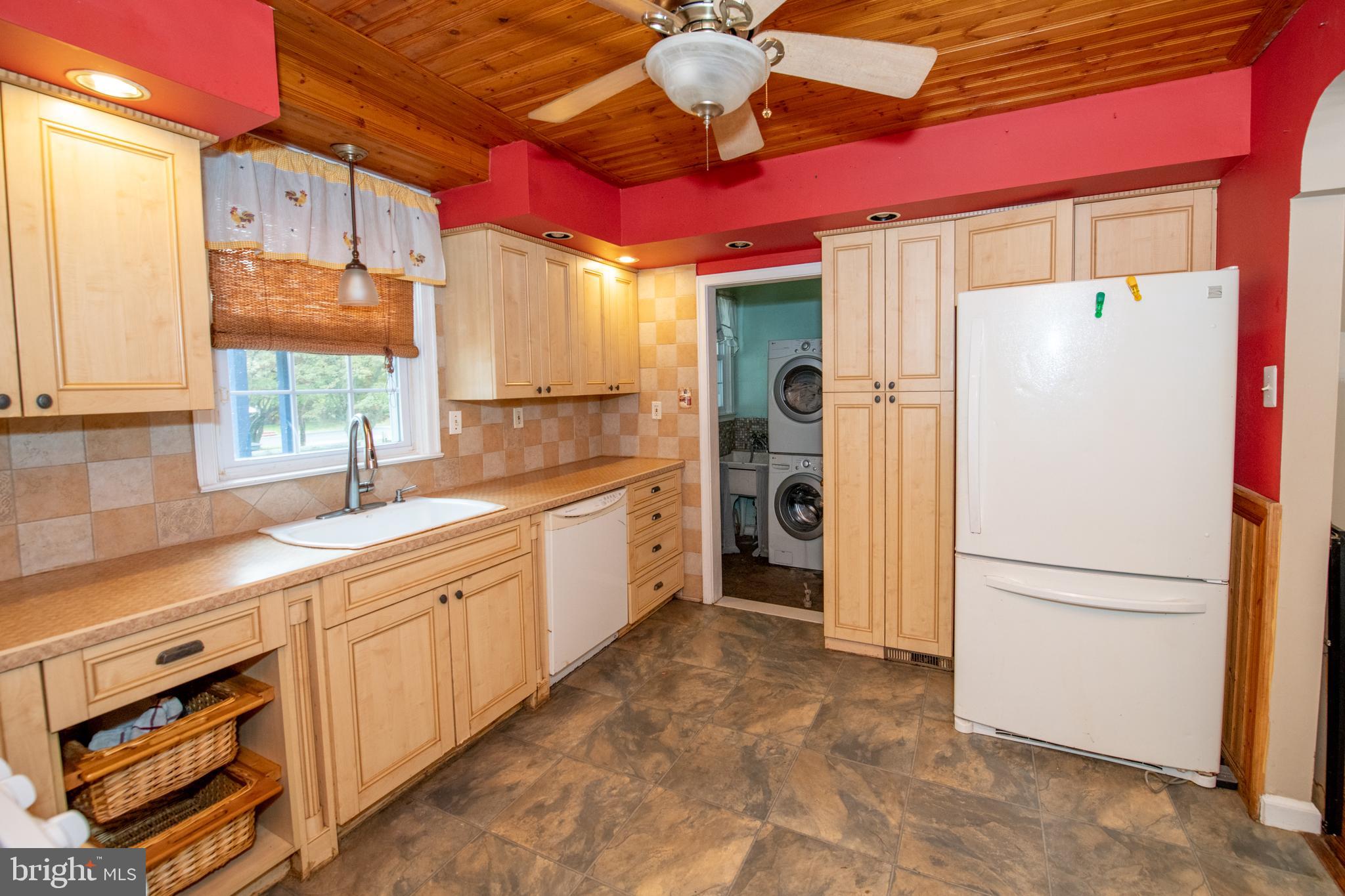 8003 Hammond Road Cheltenham, PA 19012 - Photo 12 of 30 Kitchen