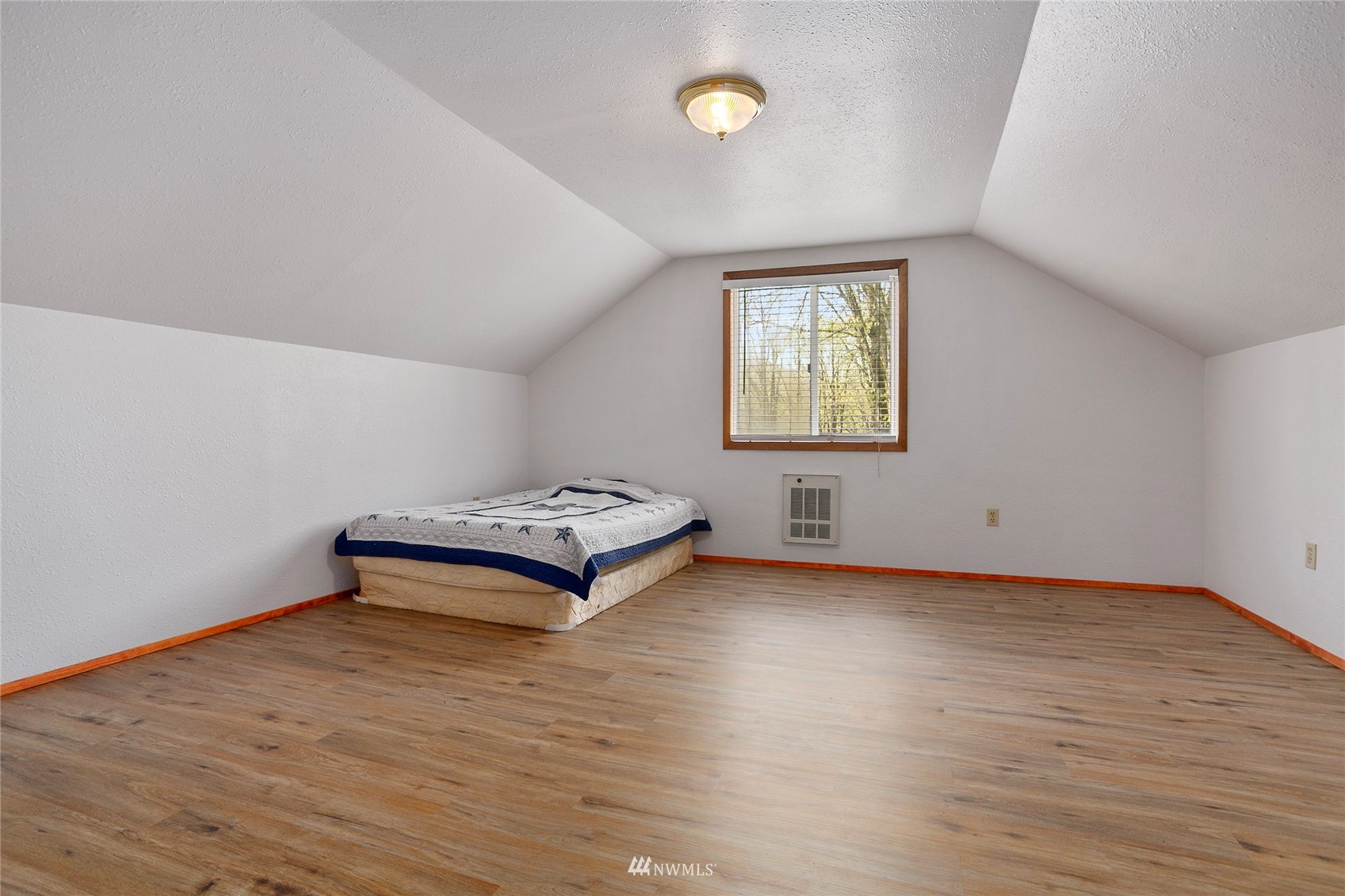 5191 Wickersham Road Acme, WA 98220 - Photo 17 of 23 an empty room with window