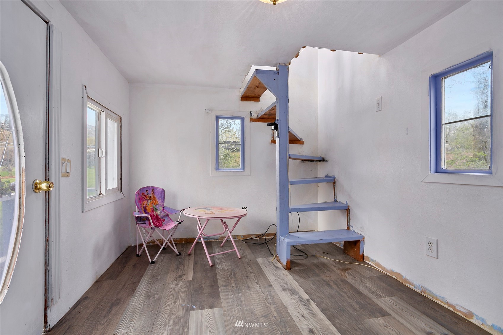 5191 Wickersham Road Acme, WA 98220 - Photo 21 of 23 a living room with furniture and a wooden floor