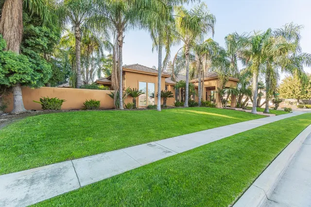 $745,000 | 2135 Southeast Cottonwood Circle, Visalia, CA 93277