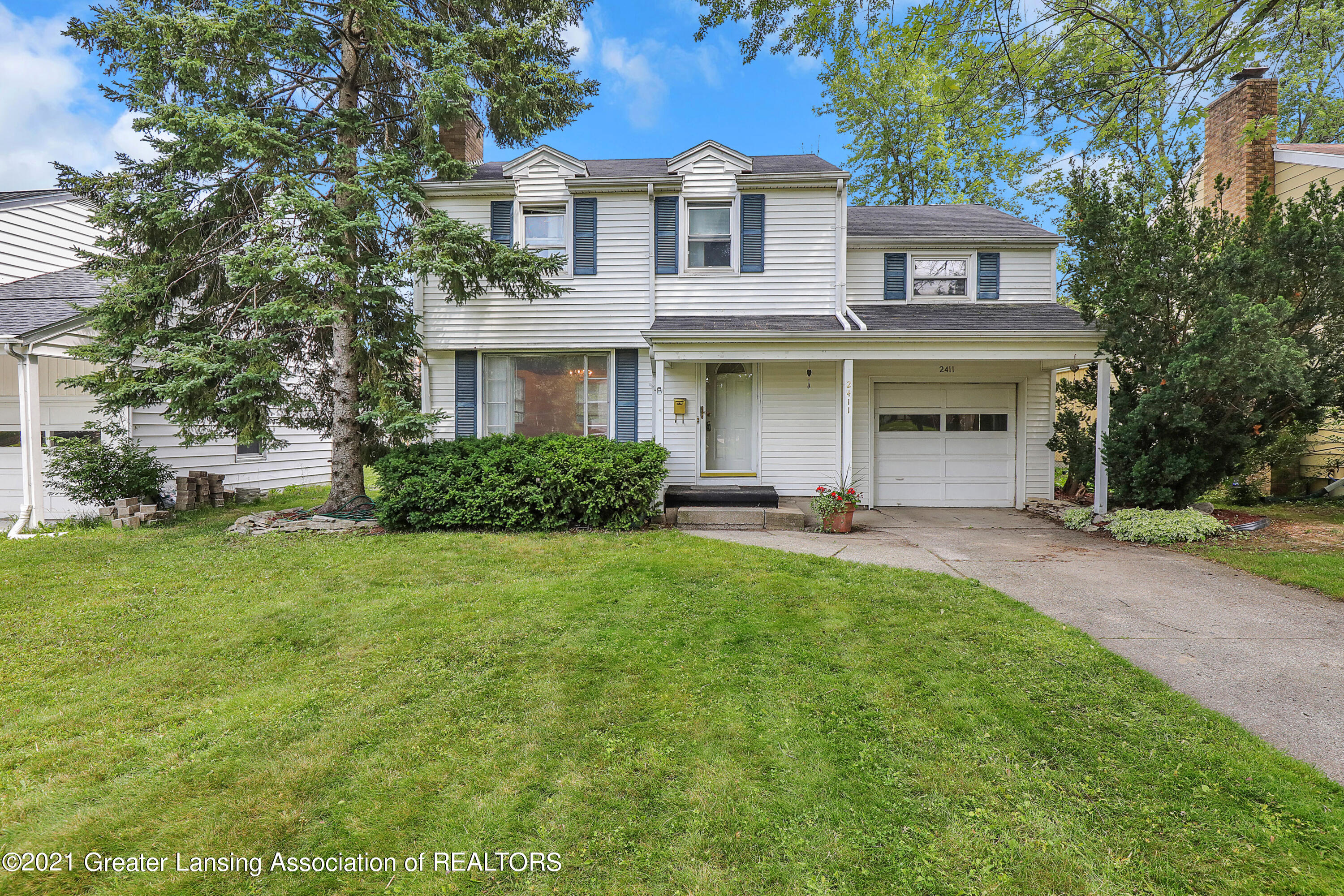 2411 Fairfax Road Lansing, MI 48910 - Photo 1 of 26 9I3A0859