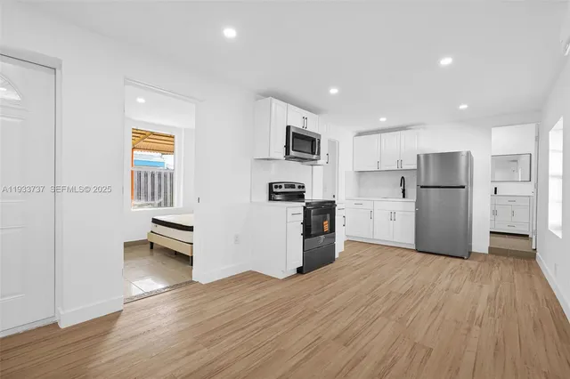 $3,600 | 2419 Coolidge Street, Unit 1, Hollywood, FL 33020