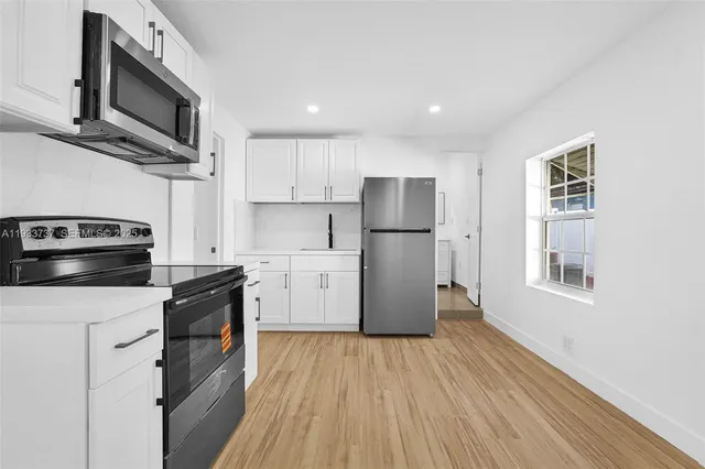 $3,600 | 2419 Coolidge Street, Unit 1, Hollywood, FL 33020