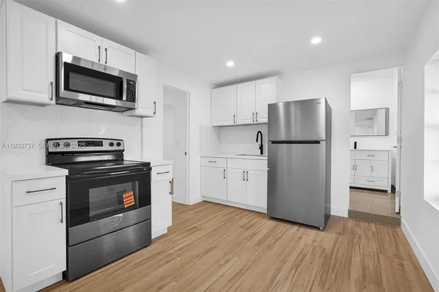 $3,600 | 2419 Coolidge Street, Unit 1, Hollywood, FL 33020