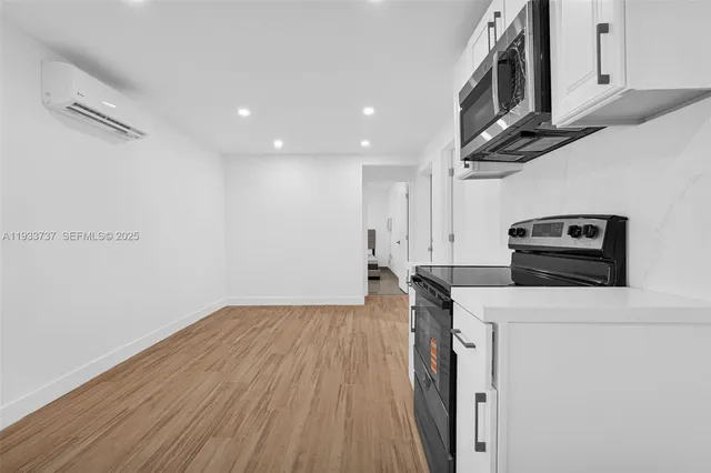 $3,600 | 2419 Coolidge Street, Unit 1, Hollywood, FL 33020