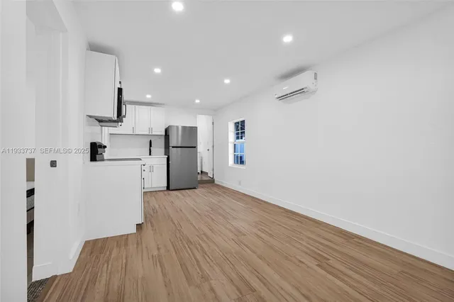 $3,600 | 2419 Coolidge Street, Unit 1, Hollywood, FL 33020