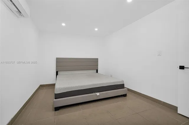 $3,600 | 2419 Coolidge Street, Unit 1, Hollywood, FL 33020