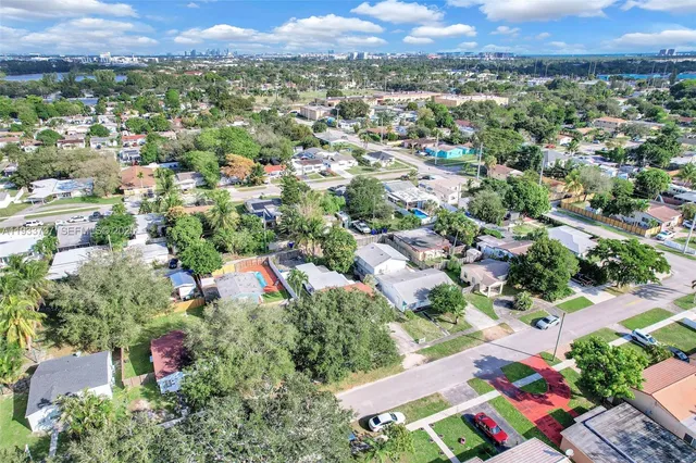 $3,600 | 2419 Coolidge Street, Unit 1, Hollywood, FL 33020