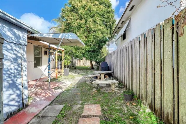 $3,600 | 2419 Coolidge Street, Unit 1, Hollywood, FL 33020