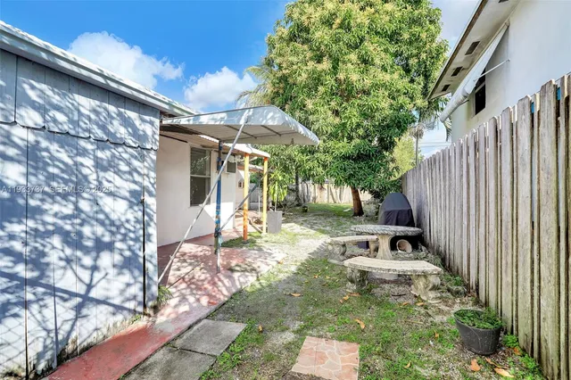 $3,600 | 2419 Coolidge Street, Unit 1, Hollywood, FL 33020