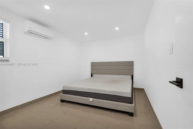 $3,600 | 2419 Coolidge Street, Unit 1, Hollywood, FL 33020