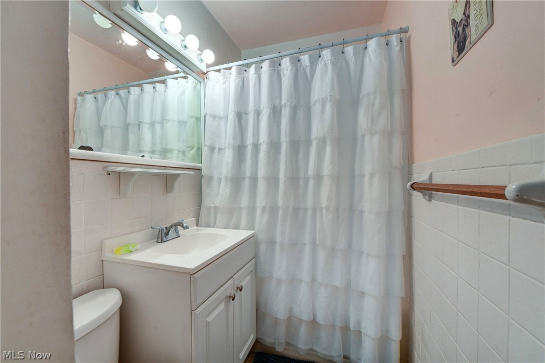 453 Niagara Road Vermilion, OH 44089 - Photo 5 of 8 Gallery Image 5