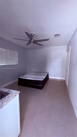 a view of livingroom with furniture