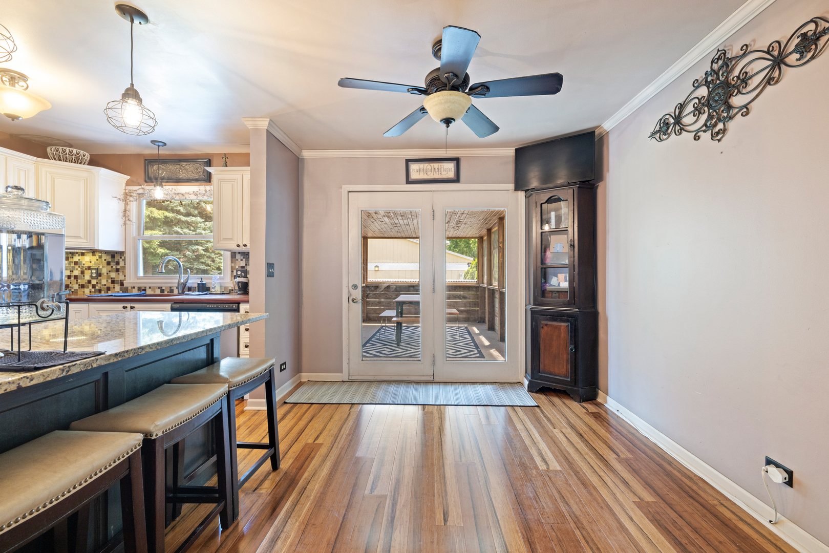 745 Sunbury Road South Elgin, IL 60177 - Photo 6 of 41
