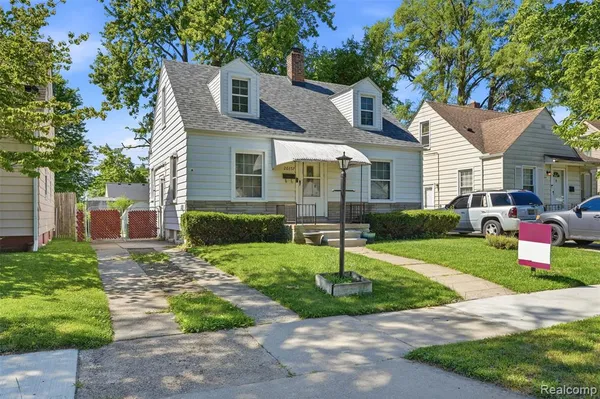 $195,000 | 26357 Eton Avenue, Dearborn Heights, MI 48125