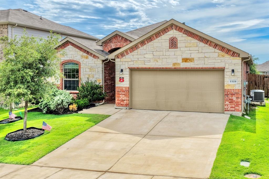 2328 Briscoe Rnch Drive Weatherford, TX 76087 - Photo 2 of 36