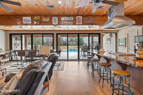 $975,000 | 119 Nellies Lane, Broussard, LA 70518